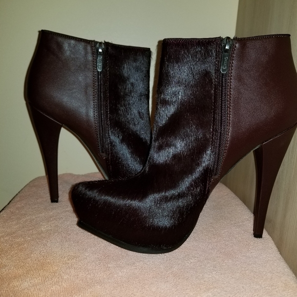 Boots - Picture 5 of 7